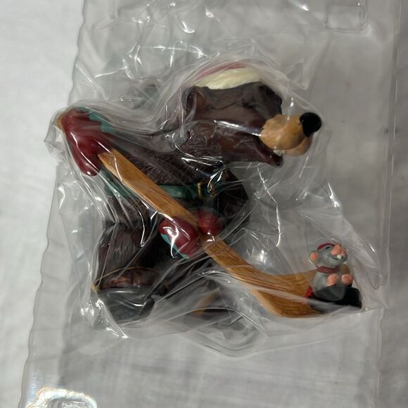 Hallmark Keepsake 2005 HOCKEY THRILLS Nick and Christopher Bear Ornament - Picture 2 of 4